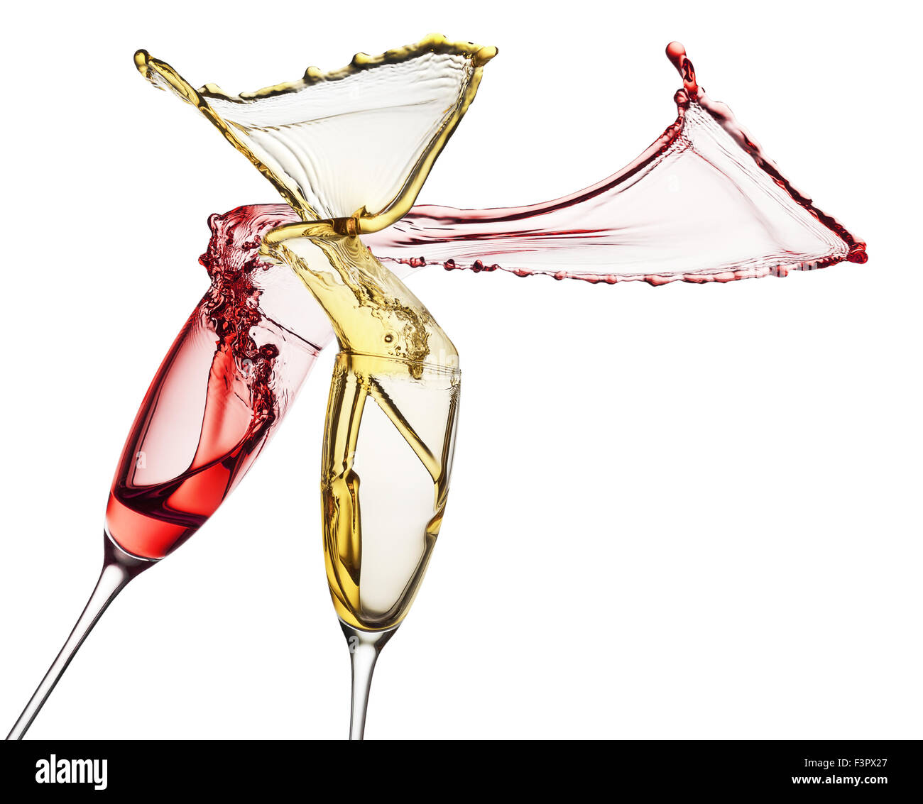 roten und weißen Wein spritzt aus Gläsern, die isoliert auf weißem Hintergrund. Stockfoto