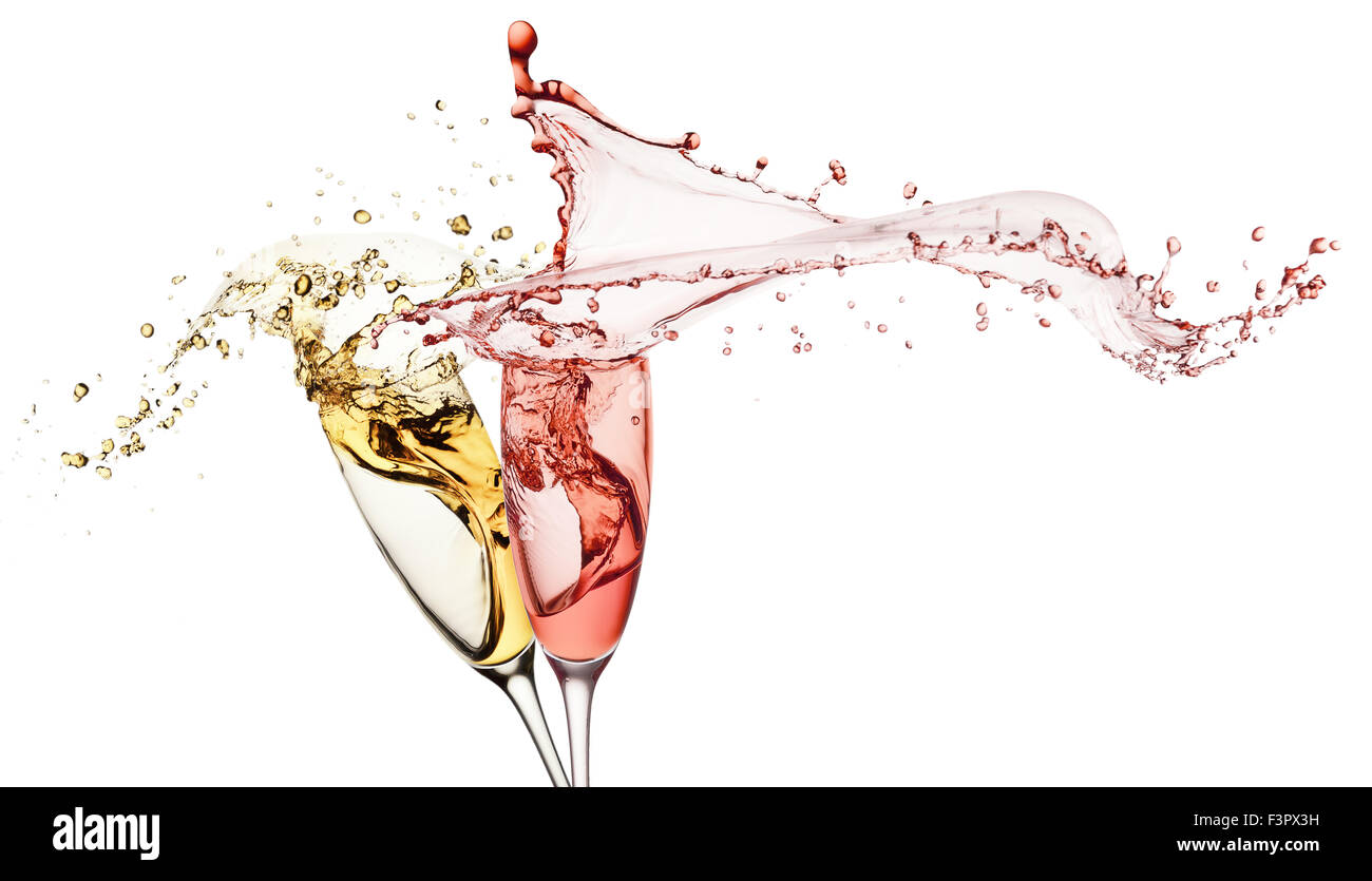 roten und weißen Wein spritzt aus Gläsern, die isoliert auf weißem Hintergrund. Stockfoto