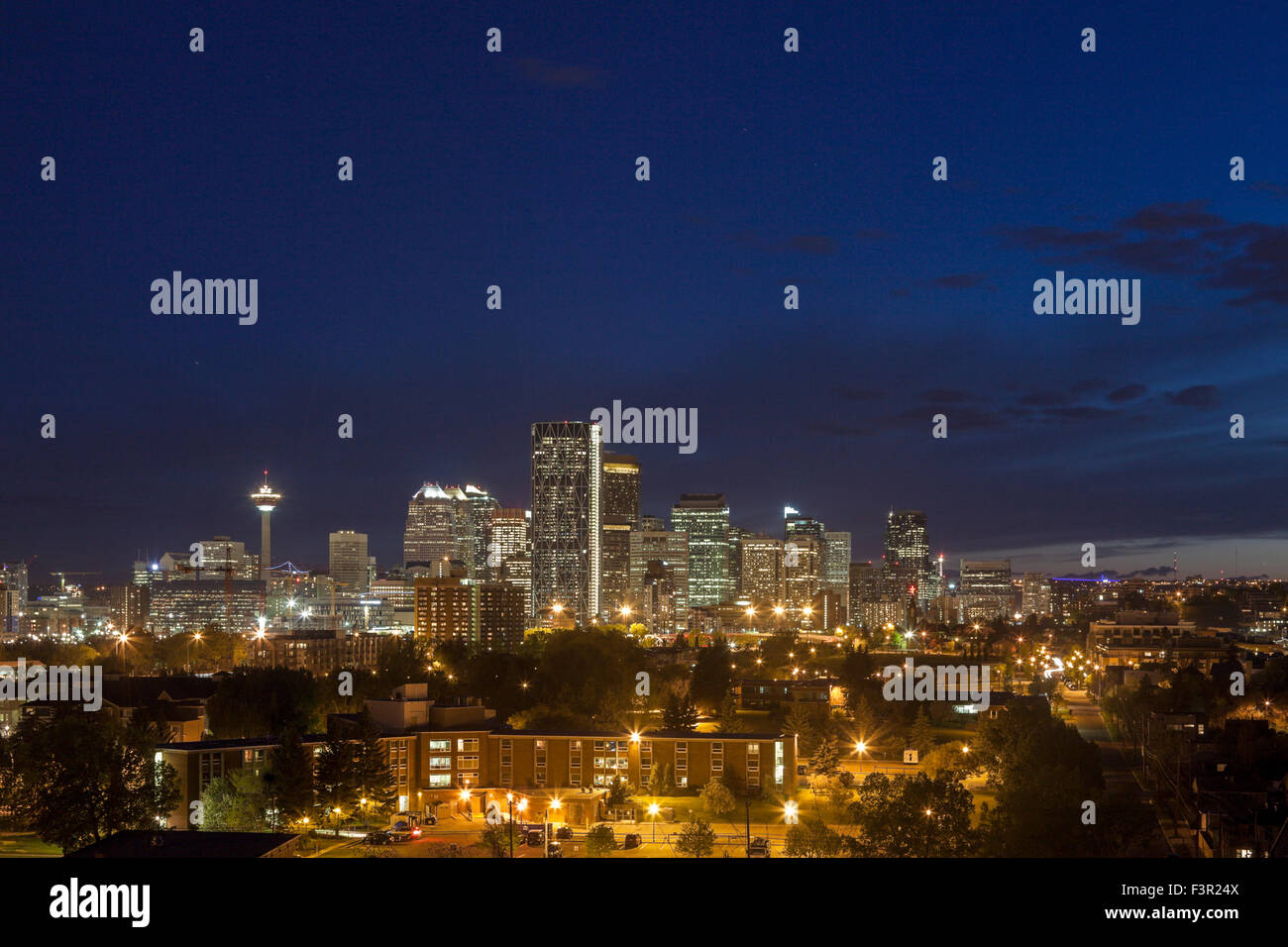 Abend-Panorama von Calgary Stockfoto