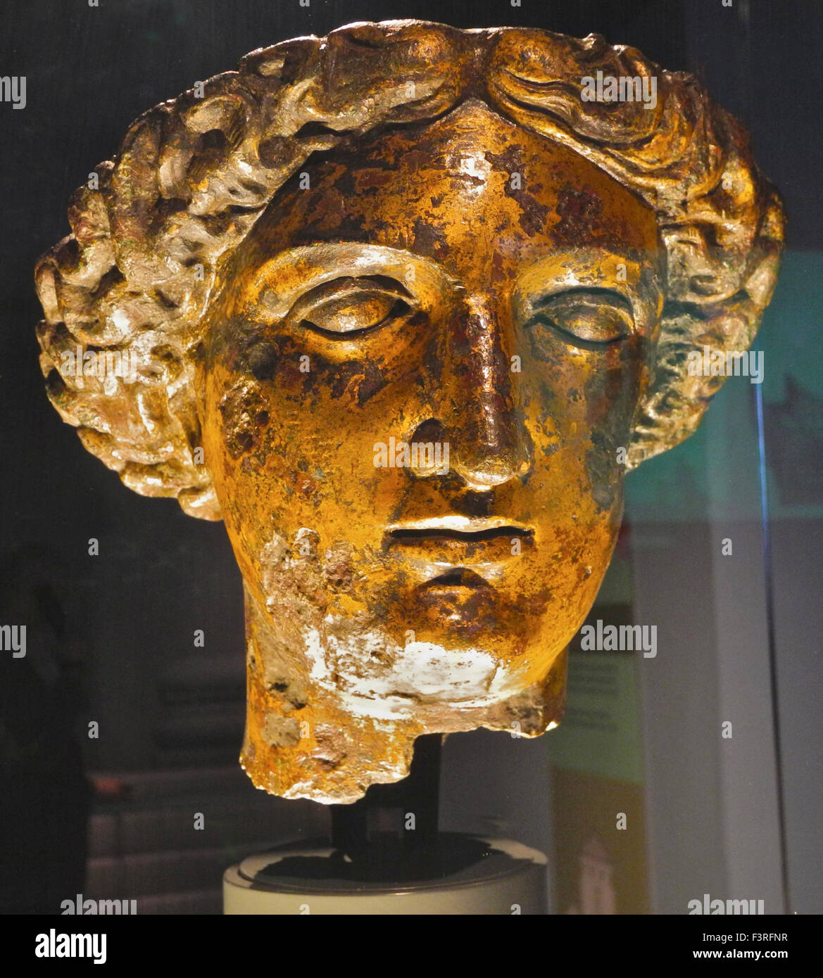 Leiter der römischen Göttin Sulis Minerva aus dem Tempel-Hof, der die römischen Bäder in Bath in Großbritannien. Stockfoto