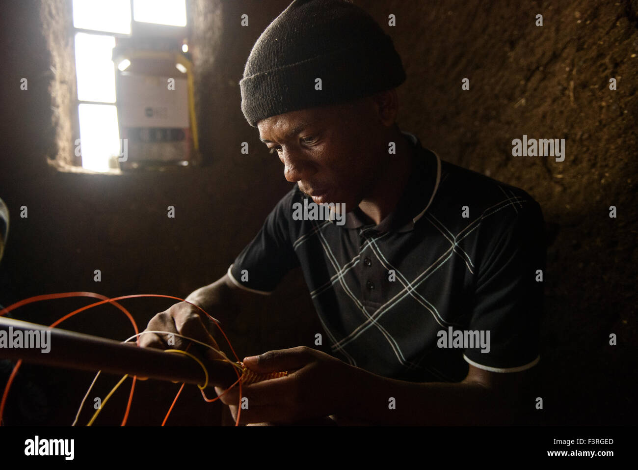 Basotho Schäfer schafft einen traditionelle Stick, Lesotho, Afrika Stockfoto