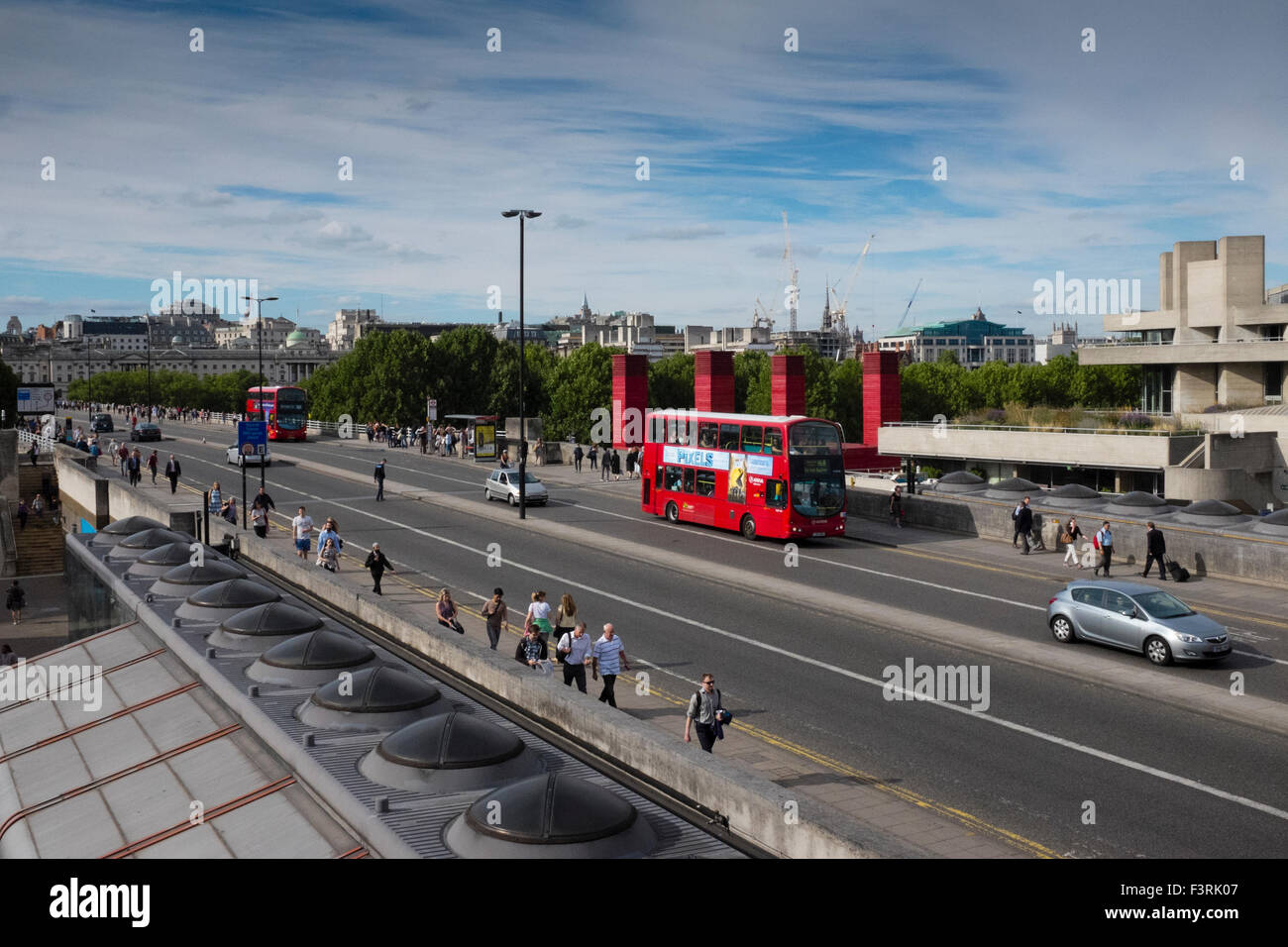 Waterloo Bridge an der South Bank Centre, London, Vereinigtes Königreich Stockfoto