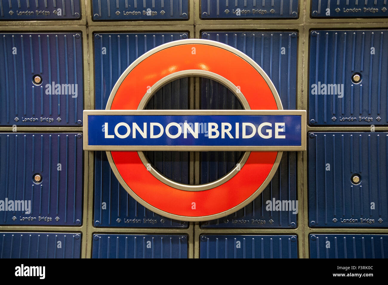 U-Bahn-Zeichen, London, Vereinigtes Königreich Stockfoto