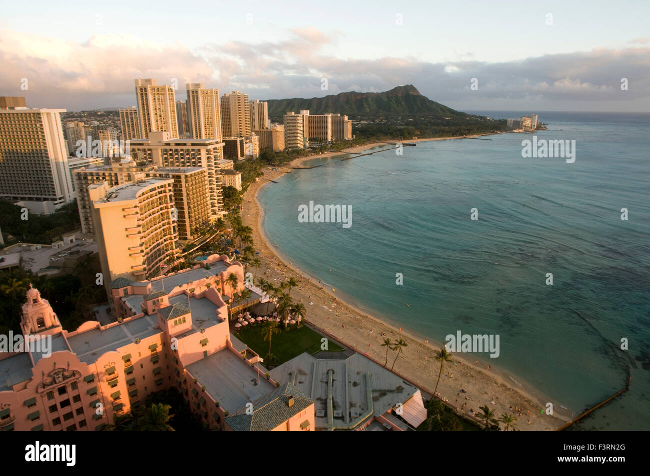 Luftaufnahmen und Panorama Blick auf Waikiki Beach. O' ahu. Hawaii. Waikiki ist berühmt für seine Strände und jedes Zimmer ist nur zwei oder Stockfoto