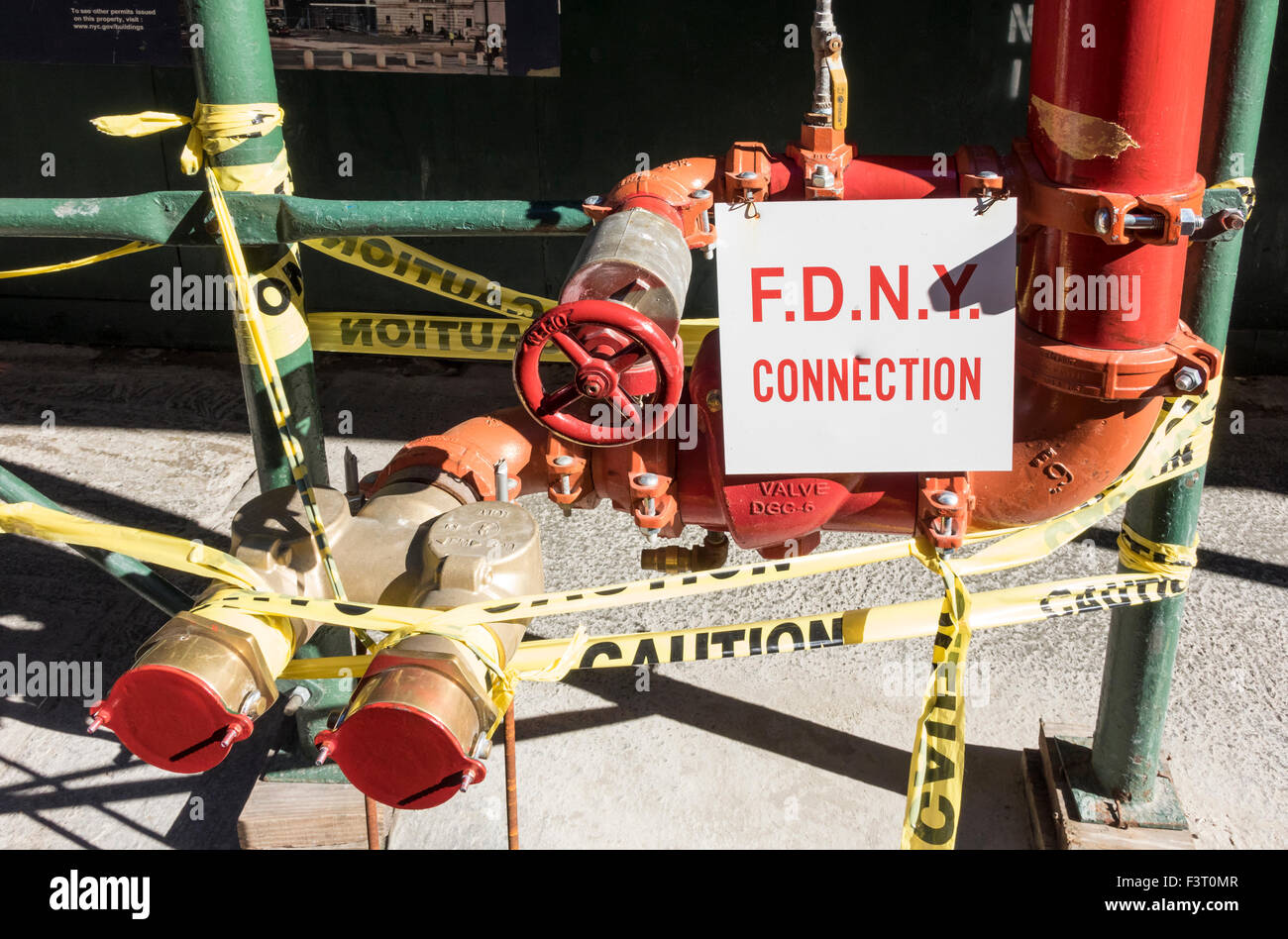 F.D.N.Y. Wasserleitungen unter Reparatur in New York City Stockfoto