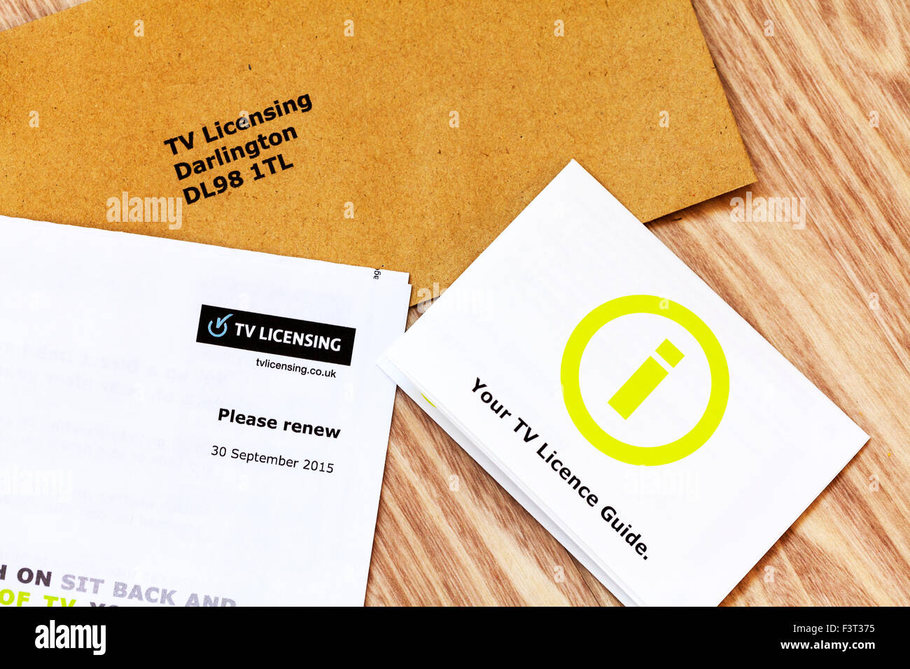 TV-Lizenz erneuern Erneuerung Lizenzierung Rechnung Abrechnung Brief UK England Stockfoto