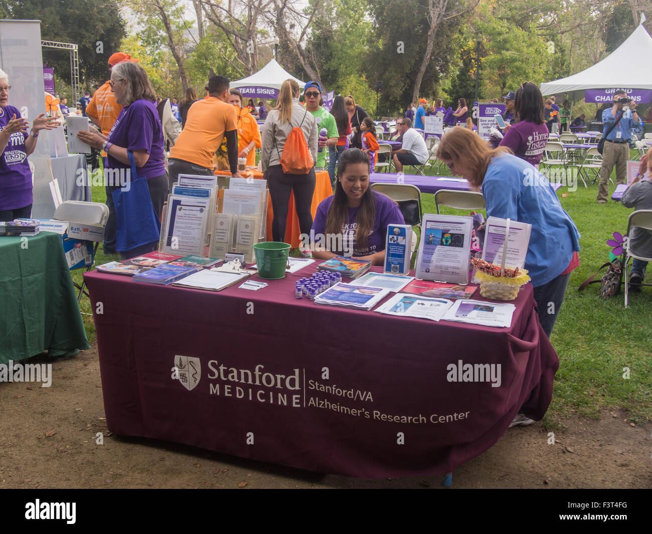 SAN JOSE, CA/USA - 10. Oktober 2015: San Jose zu Fuß zum Ende Alzheimer ist ein Teil der weltweit größten Veranstaltung zu sensibilisieren und Stockfoto