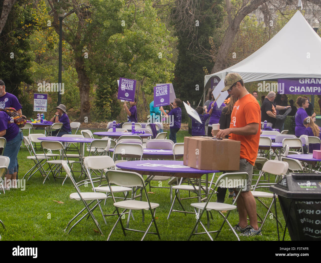 SAN JOSE, CA/USA - 10. Oktober 2015: San Jose zu Fuß zum Ende Alzheimer ist ein Teil der weltweit größten Veranstaltung zu sensibilisieren und Stockfoto