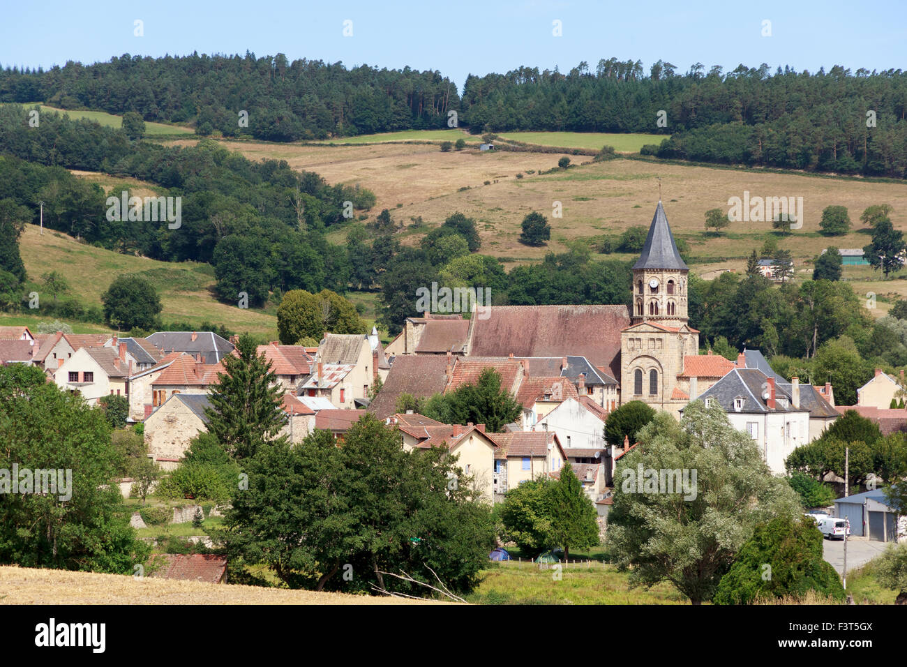 Die Stadt Menat im Pays de Combrailles im Département Puy-de-Dome der Region Auvergne, Frankreich Stockfoto