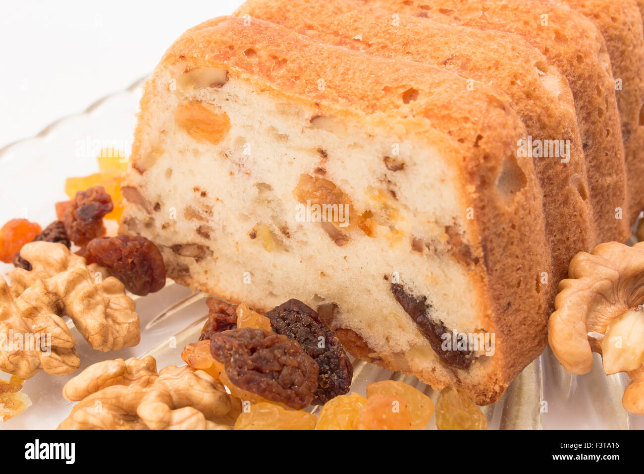 Lbs-Kuchen mit Walnüssen und Rosinen. Stockfoto