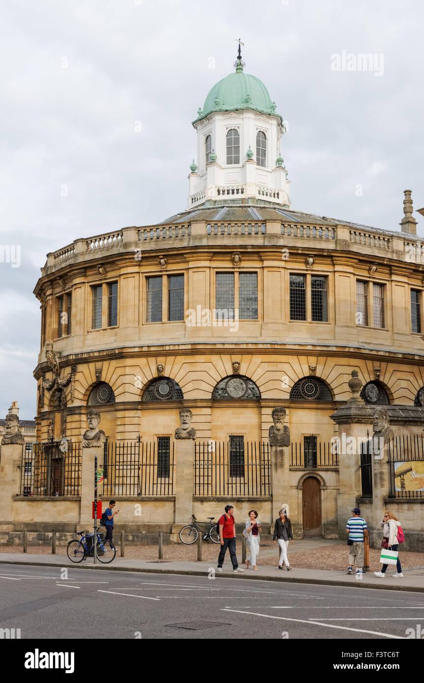 Das 17. Jahrhundert Sheldonian Theatre Broad Street in Oxford Oxfordshire England Vereinigtes Königreich Großbritannien Stockfoto
