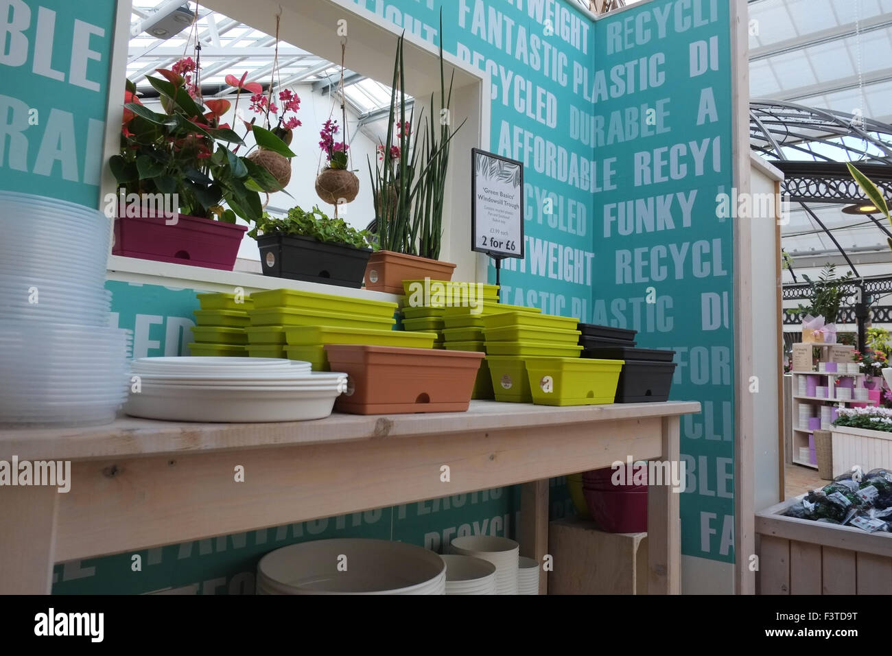 Funky, Kunststoff, Recycling, waren zum Verkauf vorrätig. Stockfoto