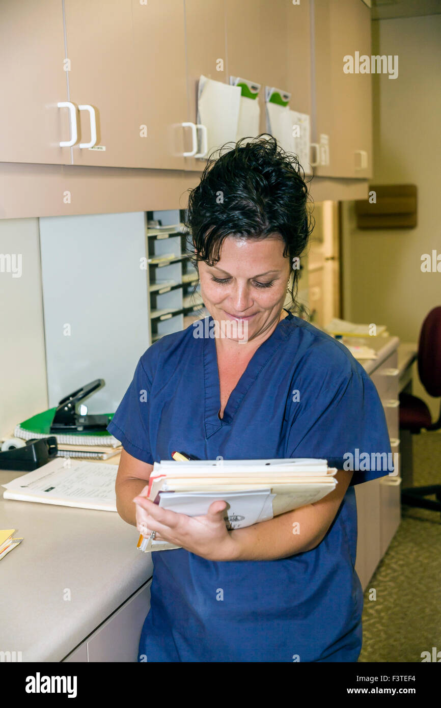 Krankenschwester in Arztpraxis. Herr © Myrleen Pearson Stockfoto
