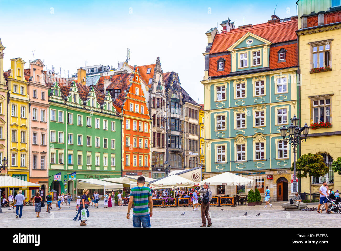 Schöne historische Liegenschaft befindet sich am alten Marktplatz in der Altstadt in Wroclaw, Polen, Europa Stockfoto