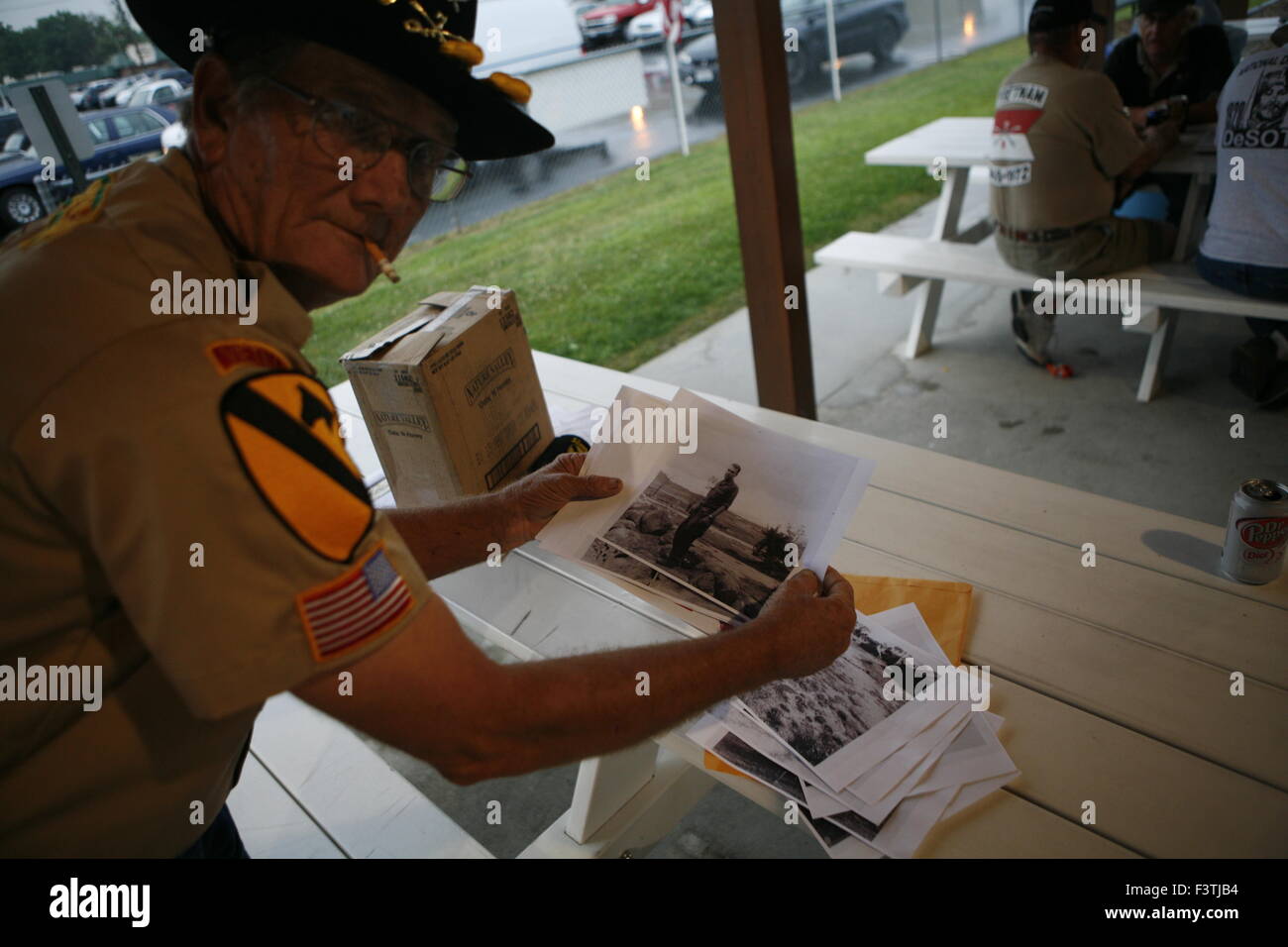 B Co. 1/7. Kavallerie Reunion in Effingham, Illinois. Juli 31-Aug2, 2009.   Billy Smith B Co. 1/7. Kavallerie sieht auf Fotos aus dem Vietnamkrieg Stockfoto