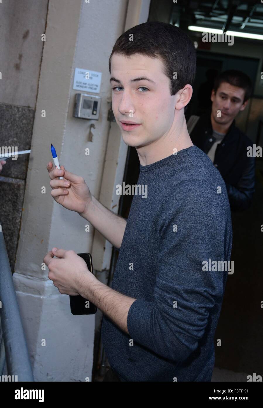 New York, NY, USA. 12. Oktober 2015. Dylan Minnette bei AOL unterwegs für Promi-Schnappschüsse - Mo, New York, NY 12. Oktober 2015 zu bauen. Bildnachweis: Derek Sturm/Everett Collection/Alamy Live-Nachrichten Stockfoto