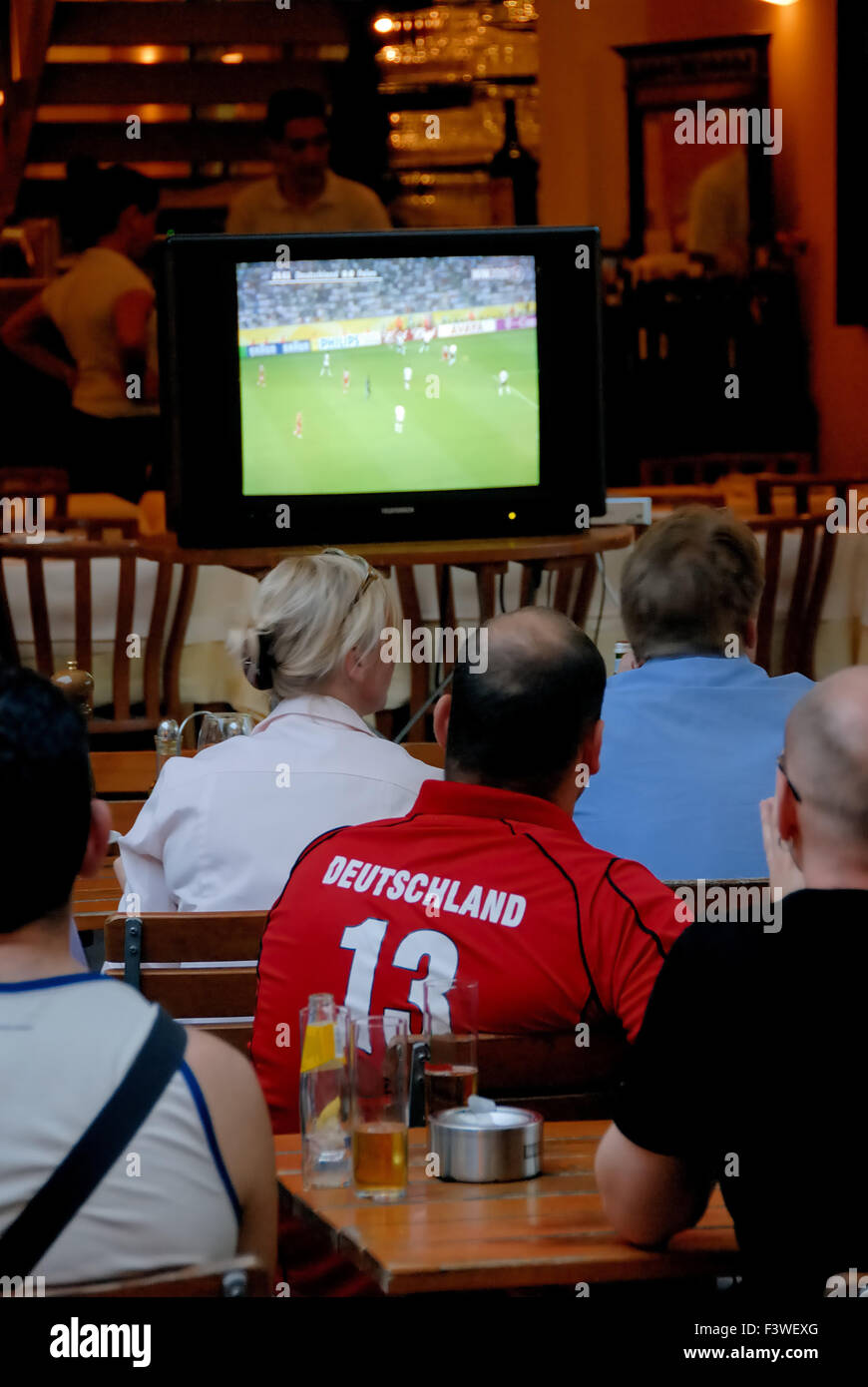 Fußball im Fernsehen Stockfoto