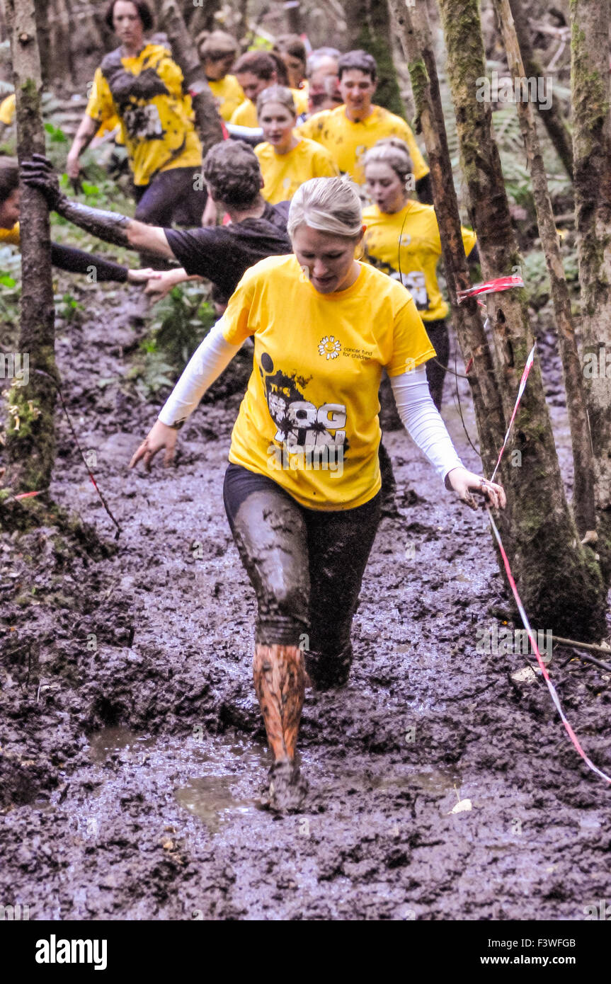 Castlewellan, Norther Irland. 20151011 - rund 270 Menschen nahmen Teil am Moor Run zugunsten von Cancer Fund für Kinder Stockfoto