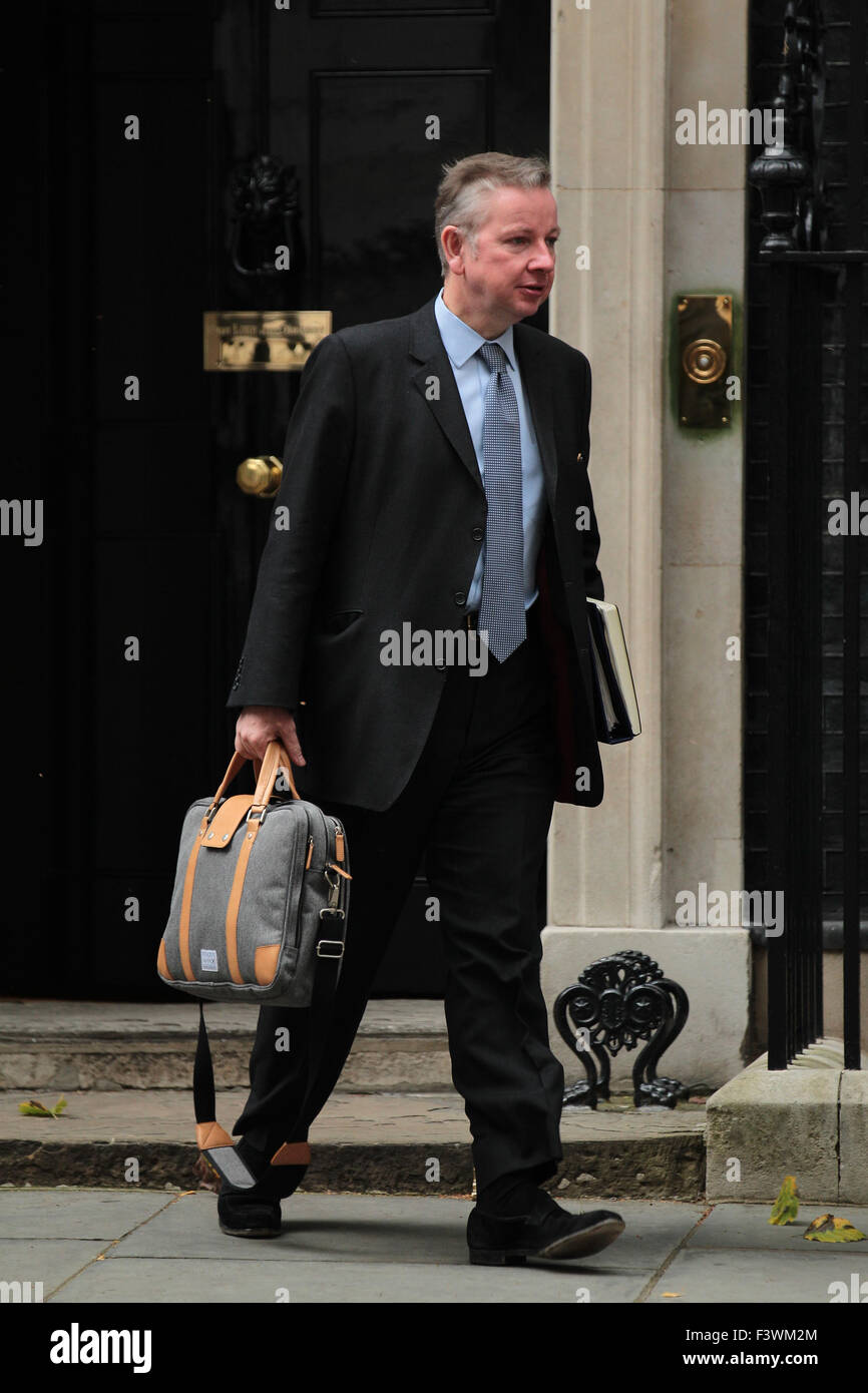 London, UK, 13. Oktober 2015. Michael Gove MP, Lordkanzler und Staatssekretär für Justiz gesehen in 10 Downing Street in Stockfoto