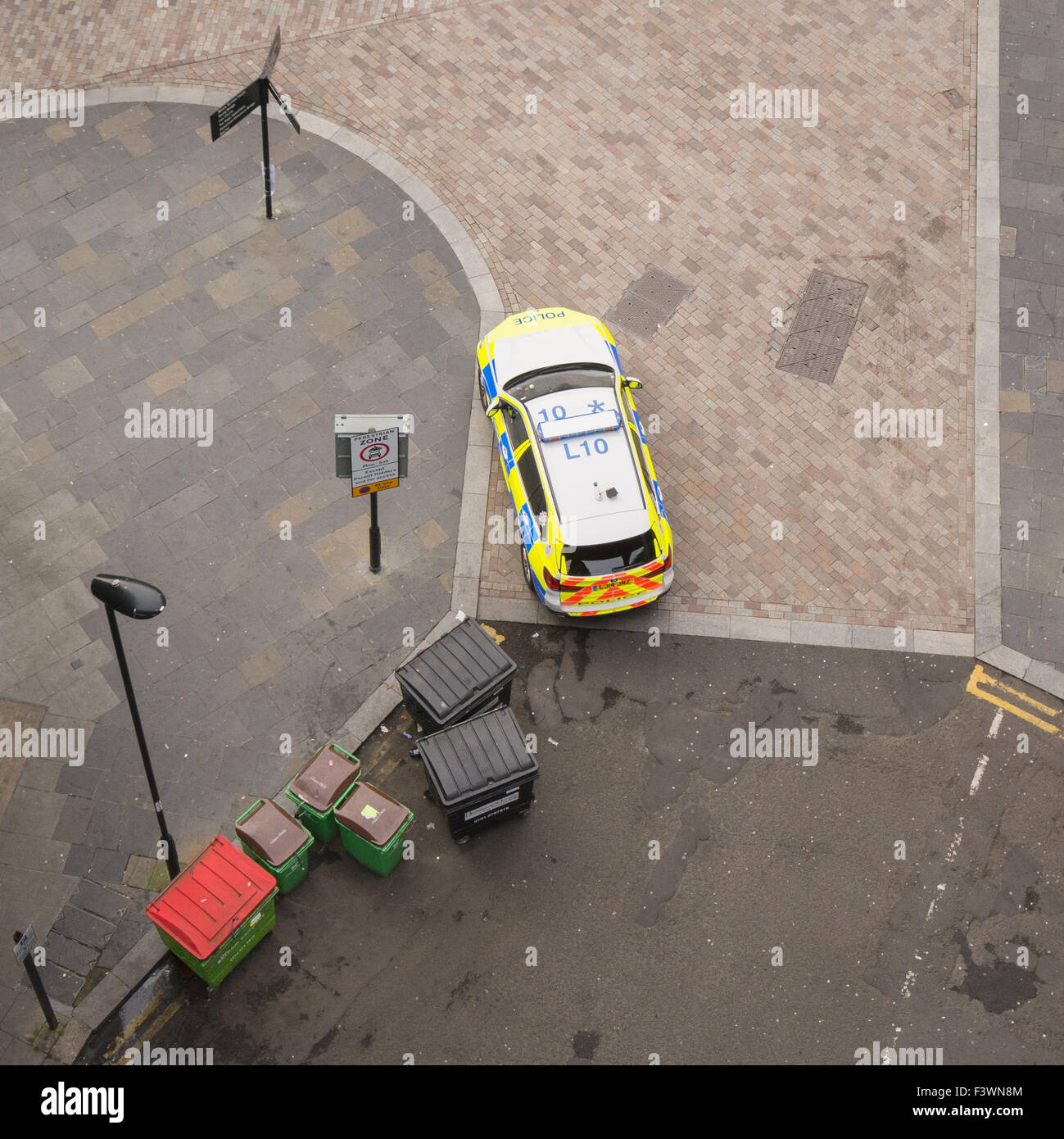 Draufsicht der Polizeiauto geparkt Englisch Stadt Straße Newcastle Stockfoto