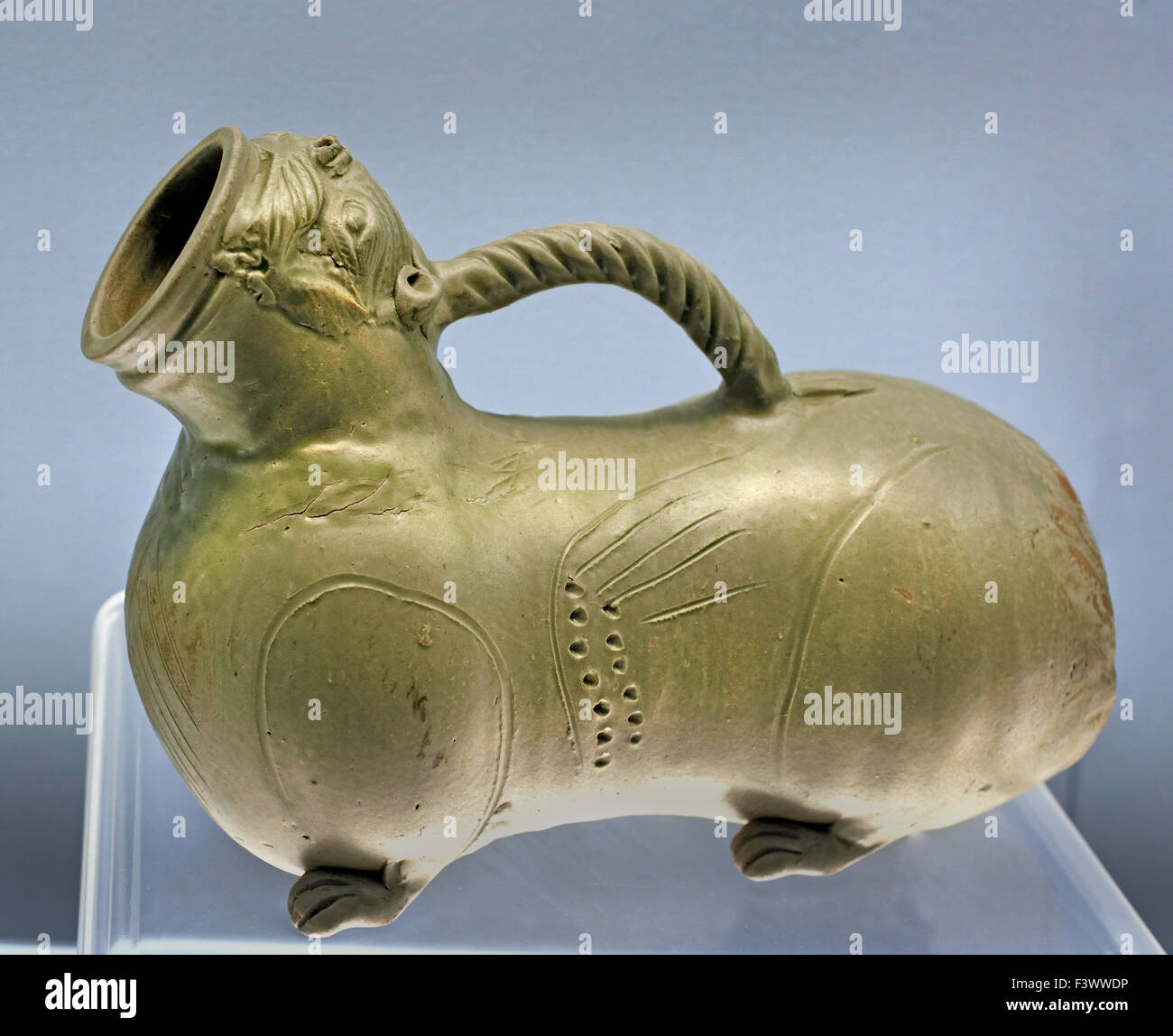 Seladon HUZI (Nachttopf) (westliche Jin Kultur AD 265-317) Shanghai Museum alter chinesischer Kunst China Stockfoto