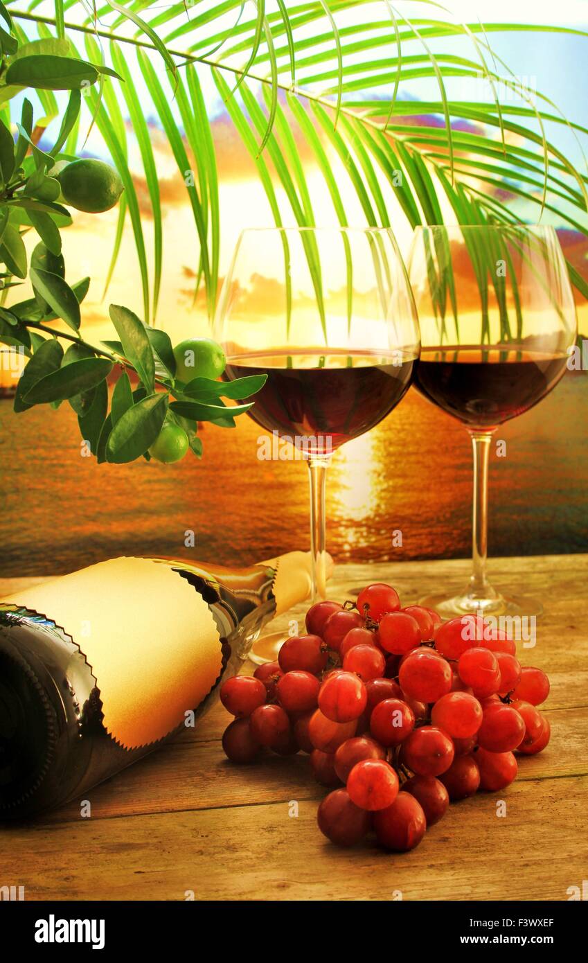 Rot Wein am Abend Stockfoto