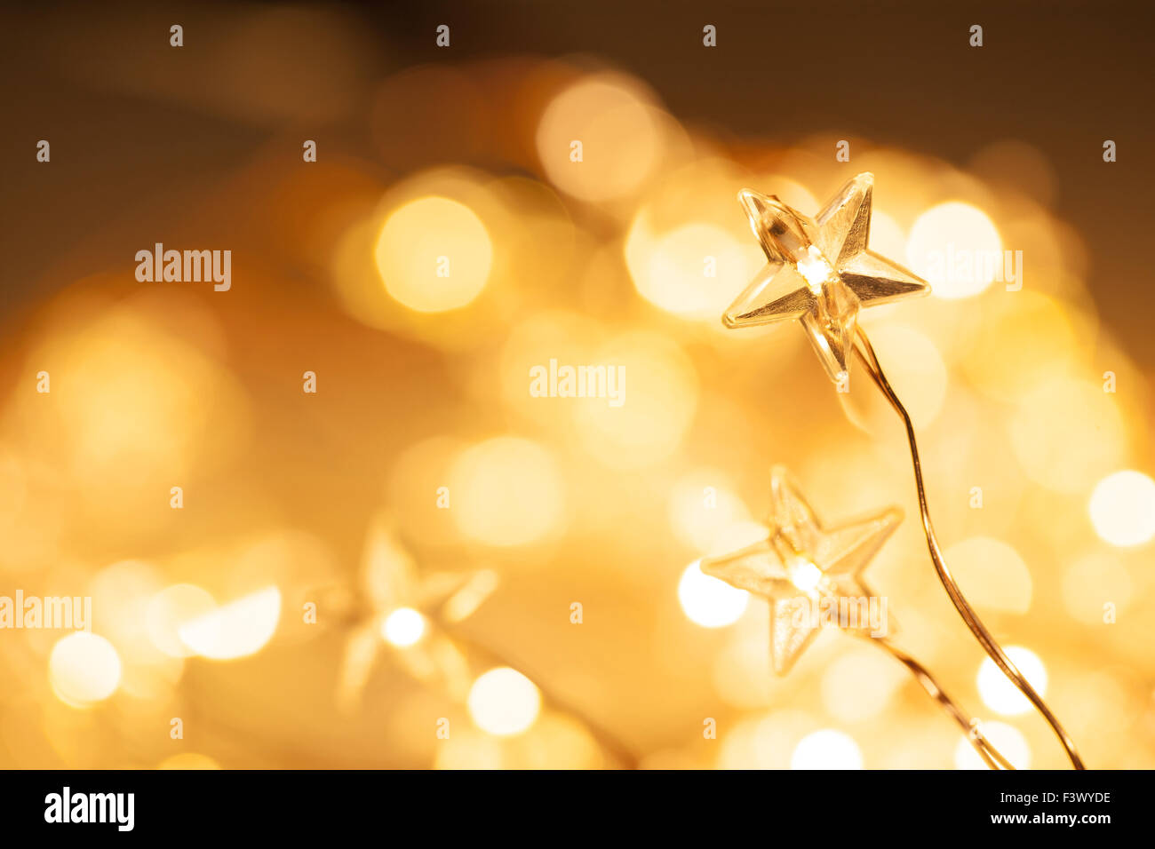 Wunderschöne Weihnachtsbeleuchtung erschossen Nahaufnahme mit selektiven Fokus Stockfoto