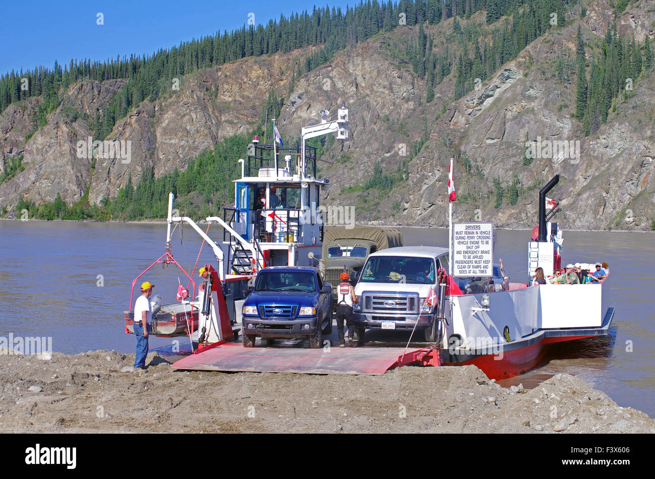 Fähre über den Yukon River Stockfoto