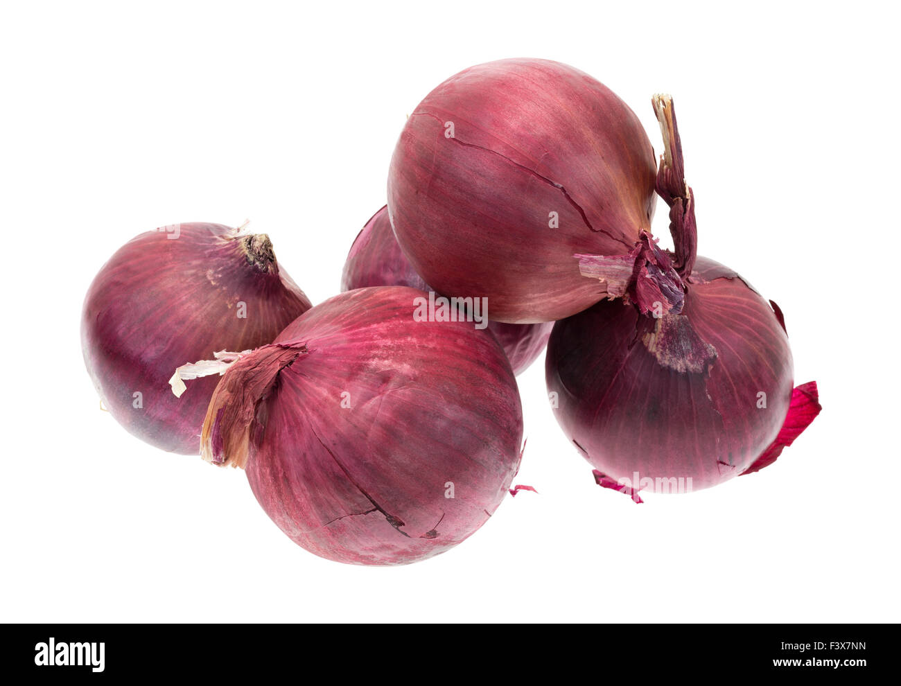 Eine Gruppe von großen roten Zwiebeln auf einem weißen Hintergrund isoliert. Stockfoto