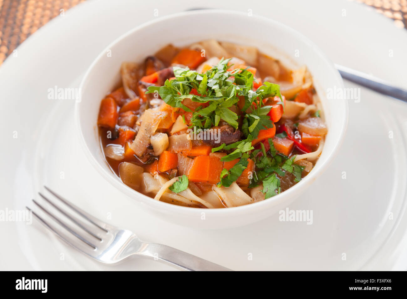 Traditionellen usbekischen Suppe lagman Stockfoto