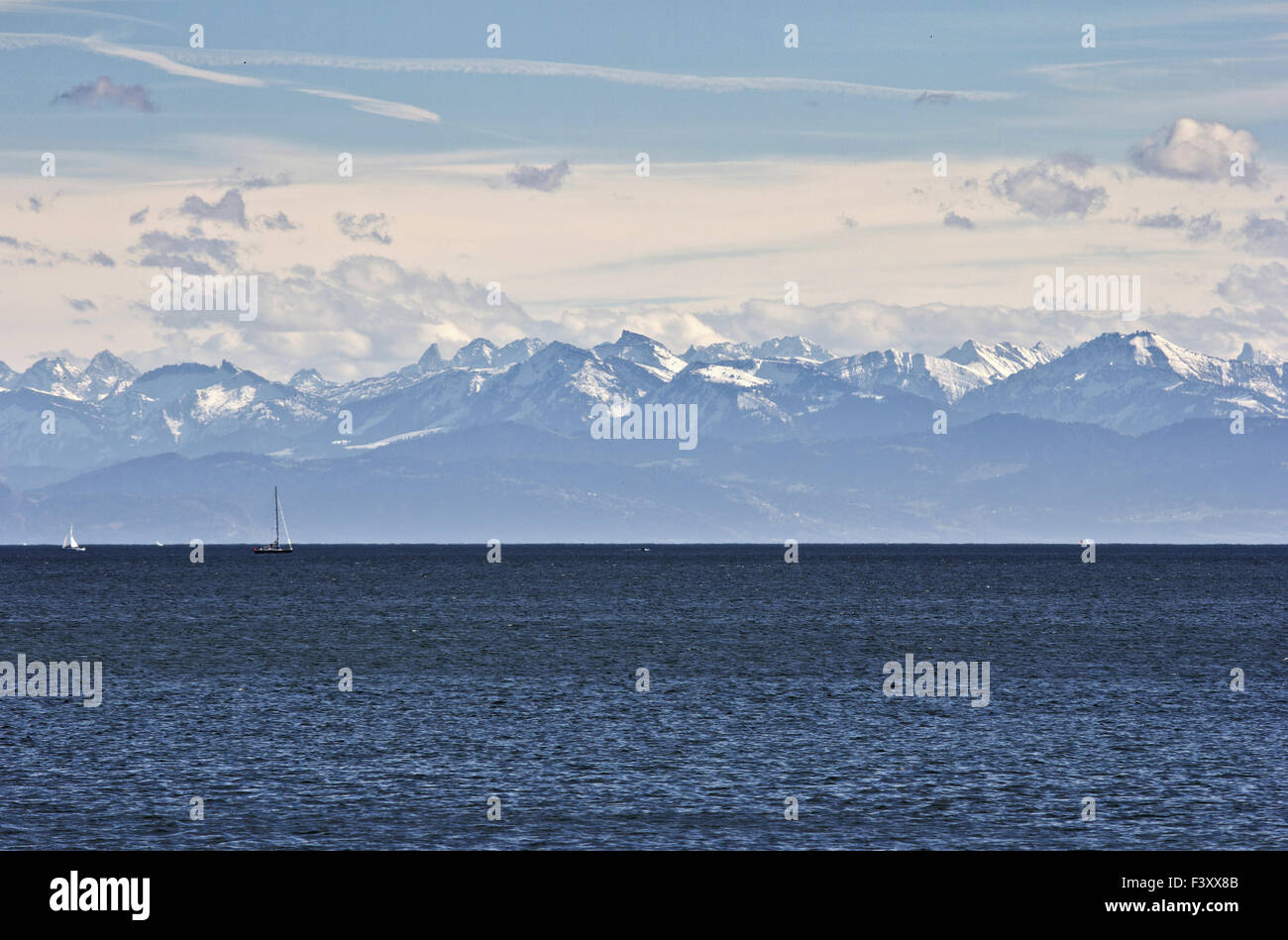 Meer, See, Berge Stockfoto