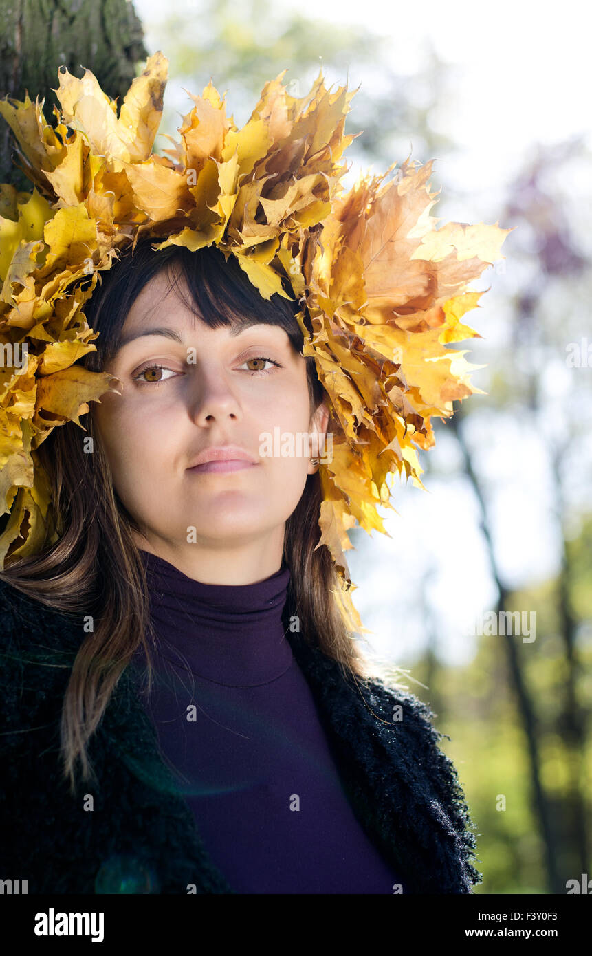 Frau in der Herbstmode Stockfoto