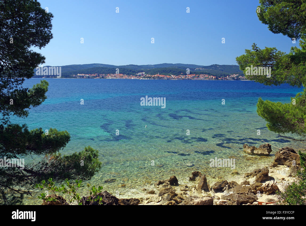 Blick auf Korcula aus der Ferne Stockfoto