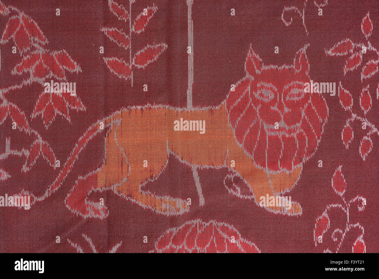 Löwe aus einem Ikat Seide Sari (Orissa) Stockfoto