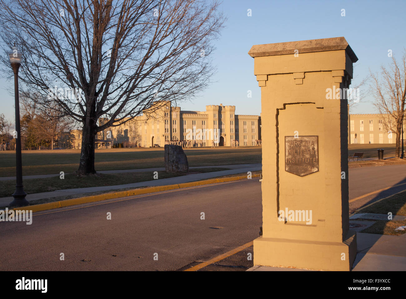 Eingang zum Virginia Military Institute in Lexington, Virginia Stockfoto