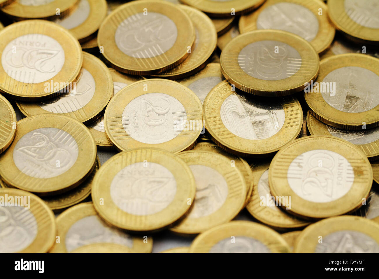 Viele zwei - hundert Münzen auf diesem Bild Stockfoto