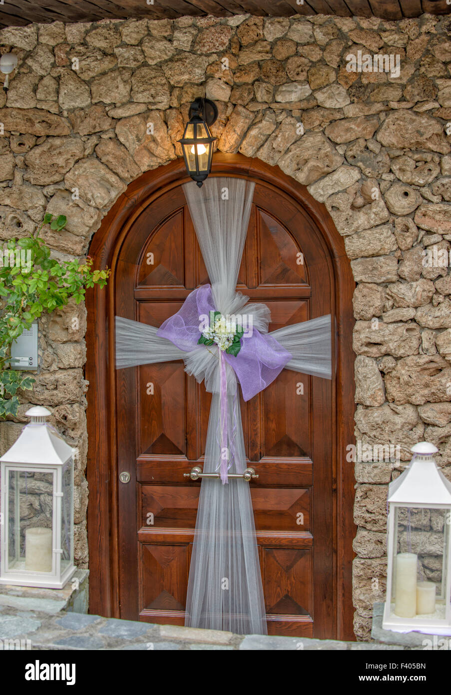 Türdekoration für hochzeit -Fotos und -Bildmaterial in hoher Auflösung – Alamy