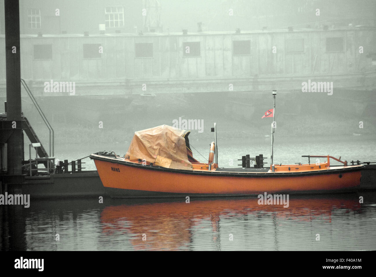 Boot in Nebel Stockfoto