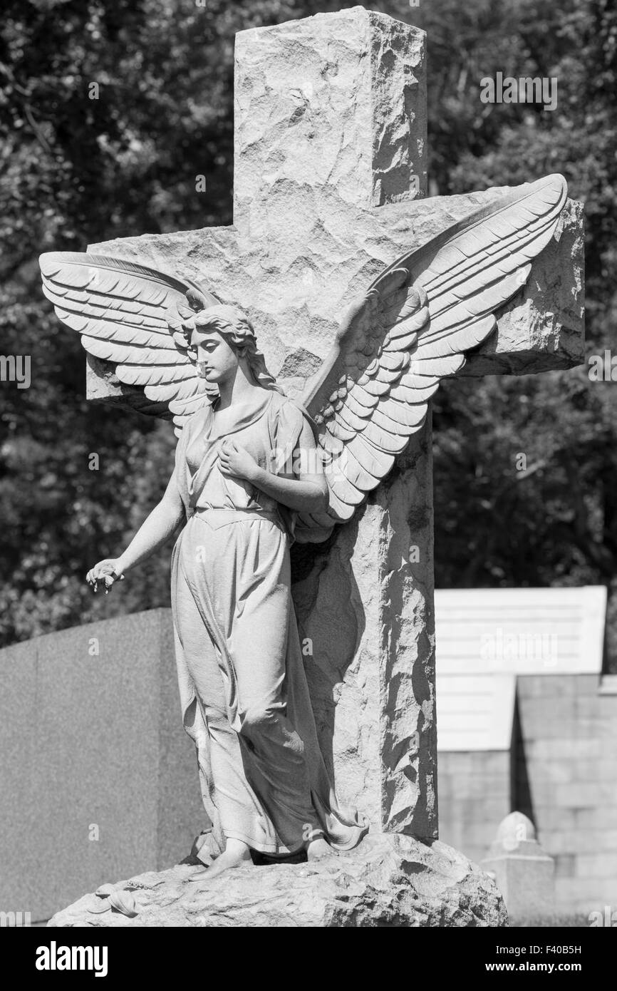 Friedhof Engel und Christian Stein überqueren Stockfoto