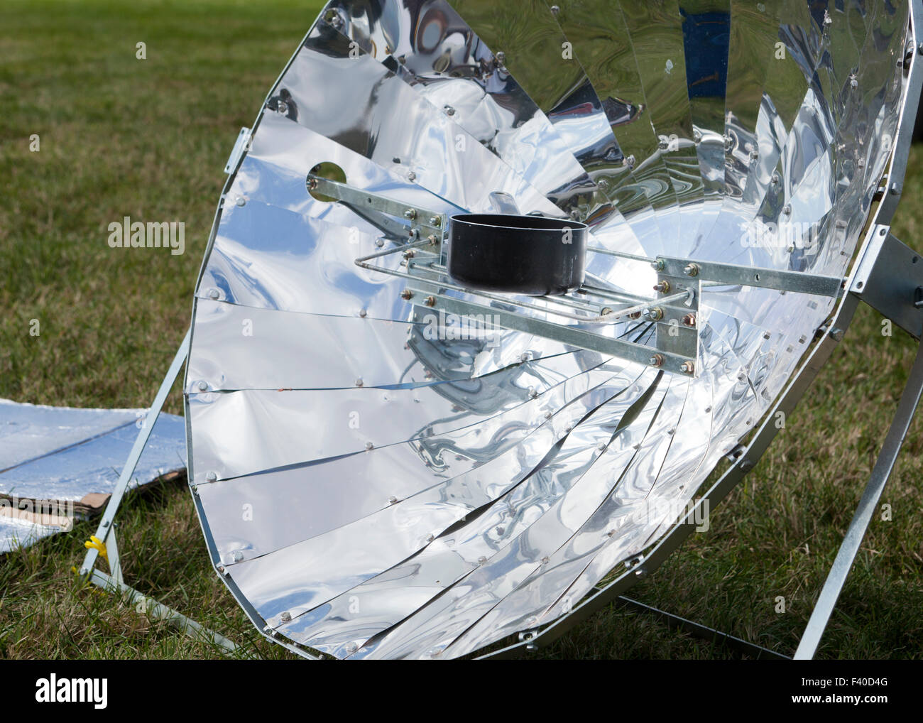 Ein Parabol-Solarkocher - USA Stockfoto