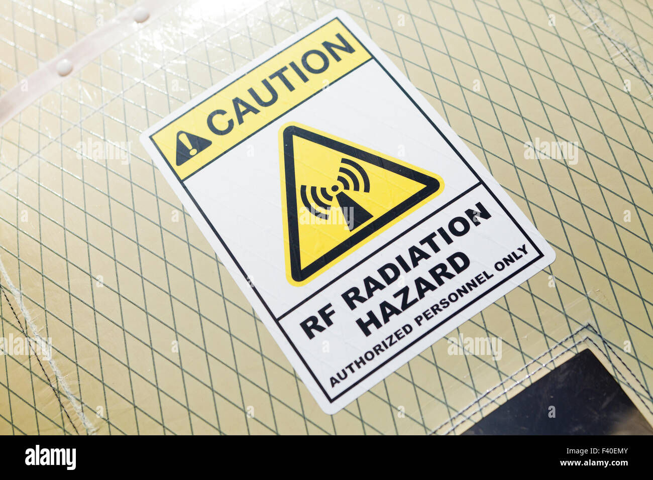 RF-Strahlung Gefahr Warnschild - USA Stockfoto