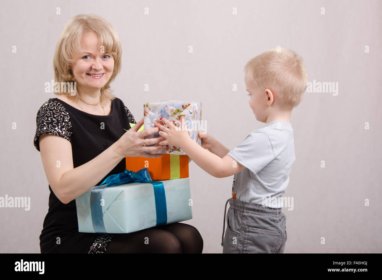 Alte mama -Fotos und -Bildmaterial in hoher Auflösung – Alamy