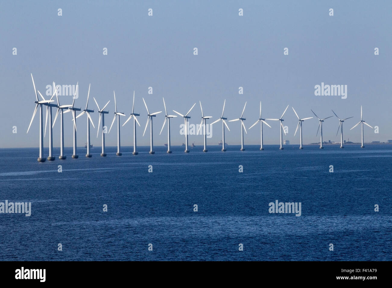 Windpark Middelgrunden zur Energiegewinnung, Kopenhagen, Dänemark Stockfoto