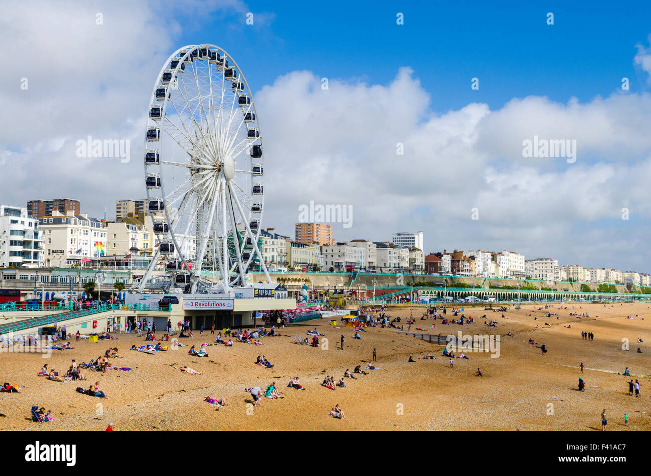 Brighton Beach und Brighton Rad im Sommer. East Sussex, England. Stockfoto