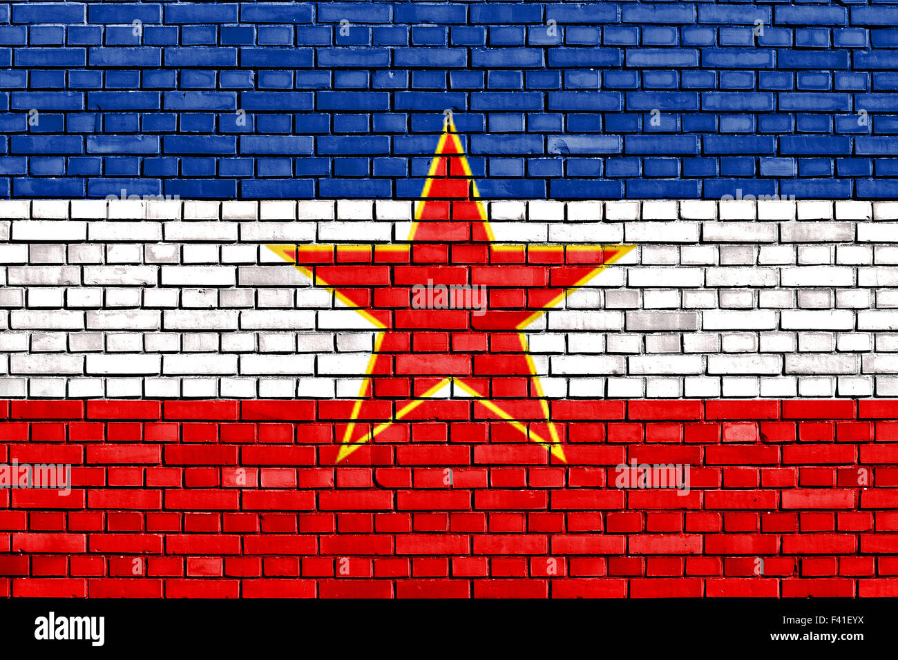 Flagge von Jugoslawien auf die Mauer gemalt Stockfoto