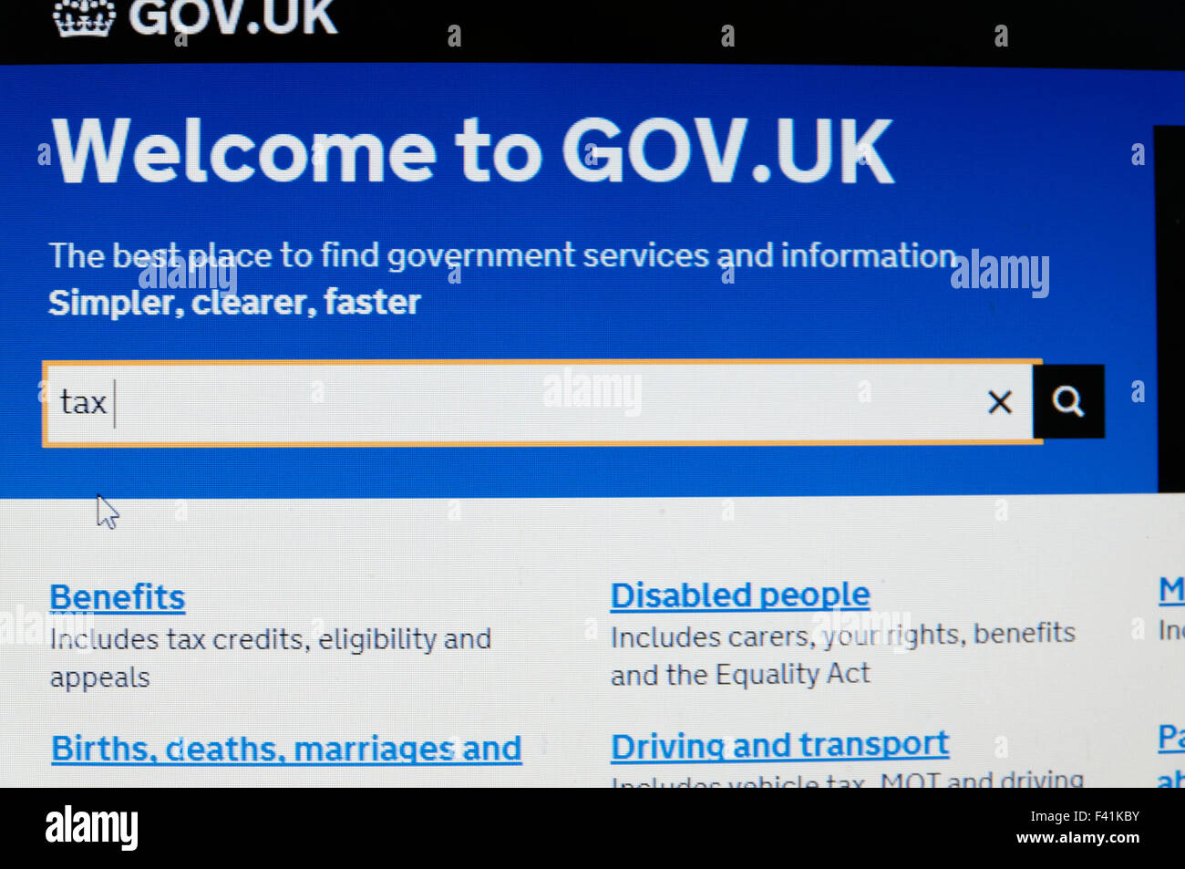 Gov.UK Website mit Steuer ins Suchfeld eingegeben. Stockfoto