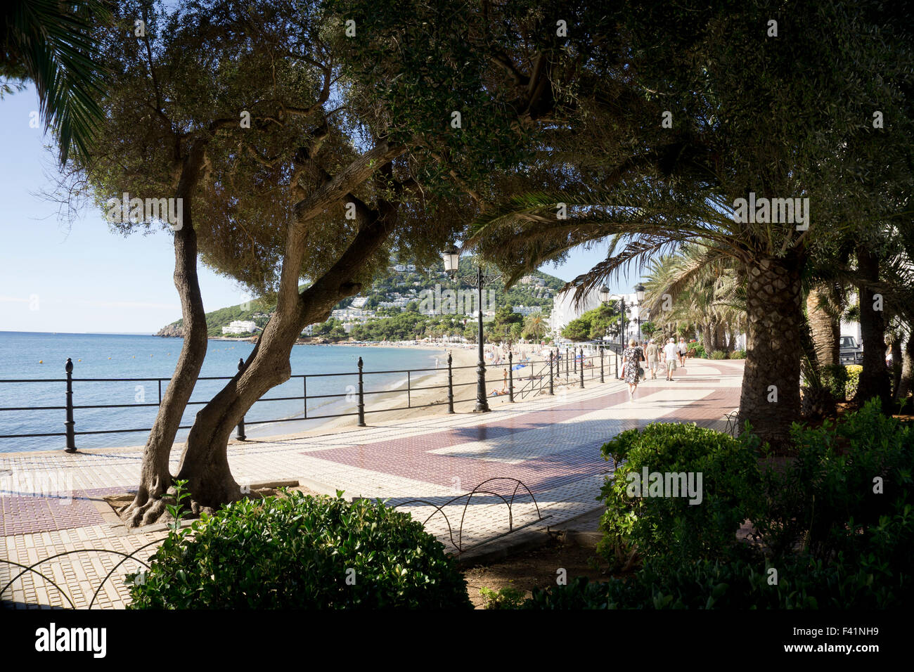 Promenade in "Santa Eulària des Riu" "Santa Eulalia del Río" Ibiza Spanien Stockfoto