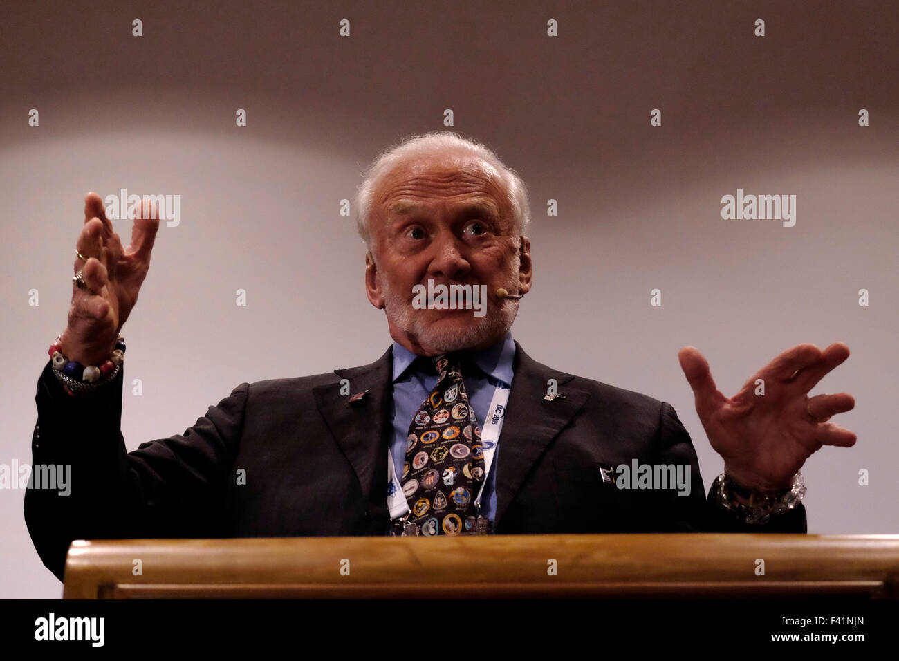 Ehemaliger NASA-Astronaut Edwin Eugene "Buzz" Aldrin, der zweite Mensch auf dem Mond 1969 bei der IAC International Astronautical Congress in Jerusalem, Israel Stockfoto