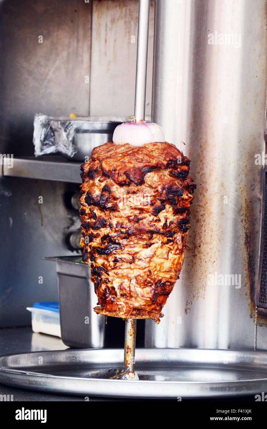 Türkische Küche - Kebab auf outdoor-grill Stockfoto