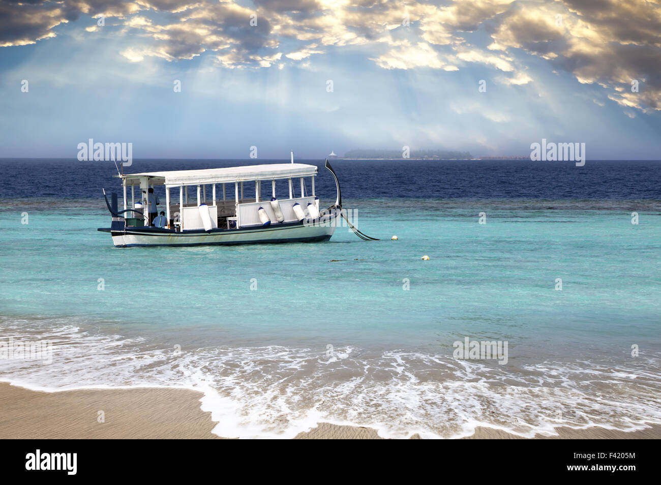 Malediven. Eine nationale Boot am Meer Stockfoto